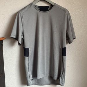Lululemon Men’s Grey Workout Running Cycling Shirt - Size L